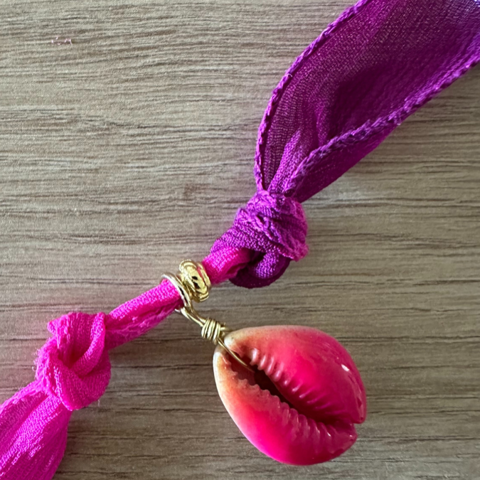 Cavigliera con ciondoli e nastro di seta : Tappa 3 Cavigliera con ciondoli e nastro di seta : Tappa 3