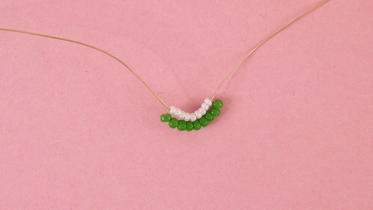 Collana di perle con ciondoli a forma di anguria : Tappa 3