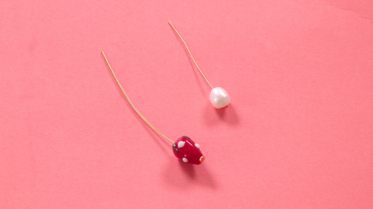 Orecchini estivi con perle di frutta e perle d'acqua dolce : Tappa 1 Orecchini estivi con perle di frutta e perle d'acqua dolce : Tappa 1