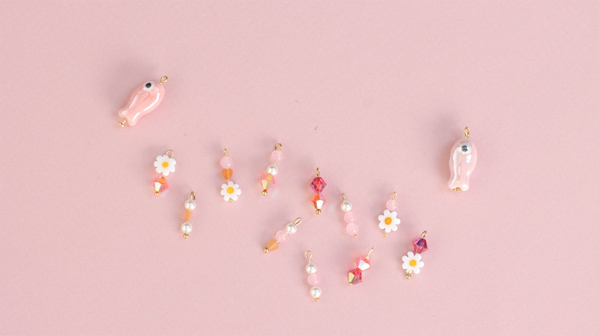 Collana estiva in cordoncino con ciondoli : Tappa 2