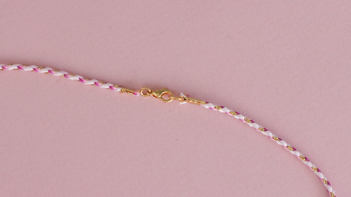 Collana estiva in cordoncino con ciondoli : Tappa 7