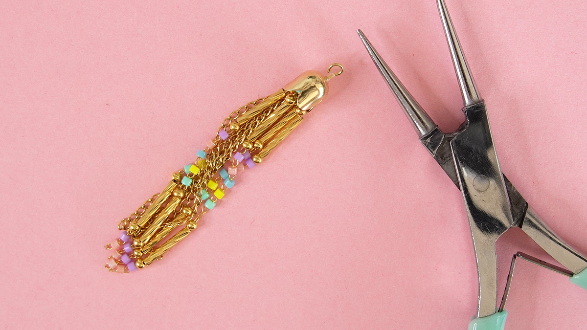 Orecchini pendenti con catene pastello : Tappa 5