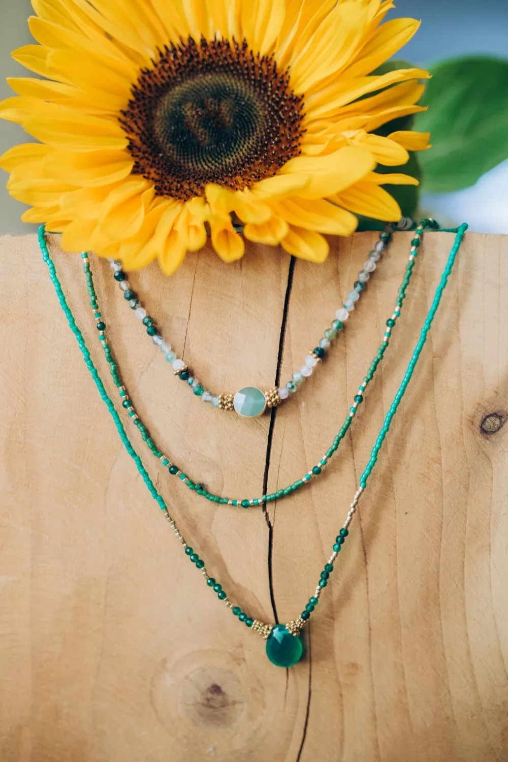 Schema 3 collane facili con pietre naturali e perline verdi Miyuki