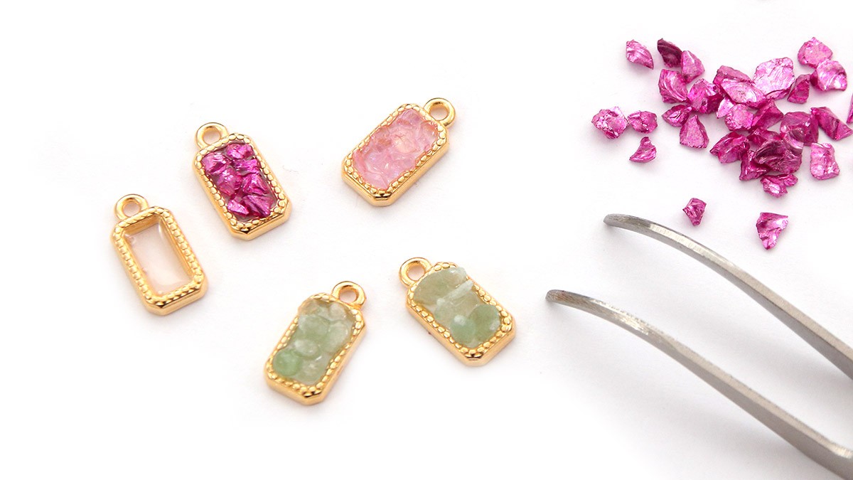 Orecchini in resina con scaglie di pietra e vetro frantumato : Tappa 1 Orecchini in resina con scaglie di pietra e vetro frantumato : Tappa 1