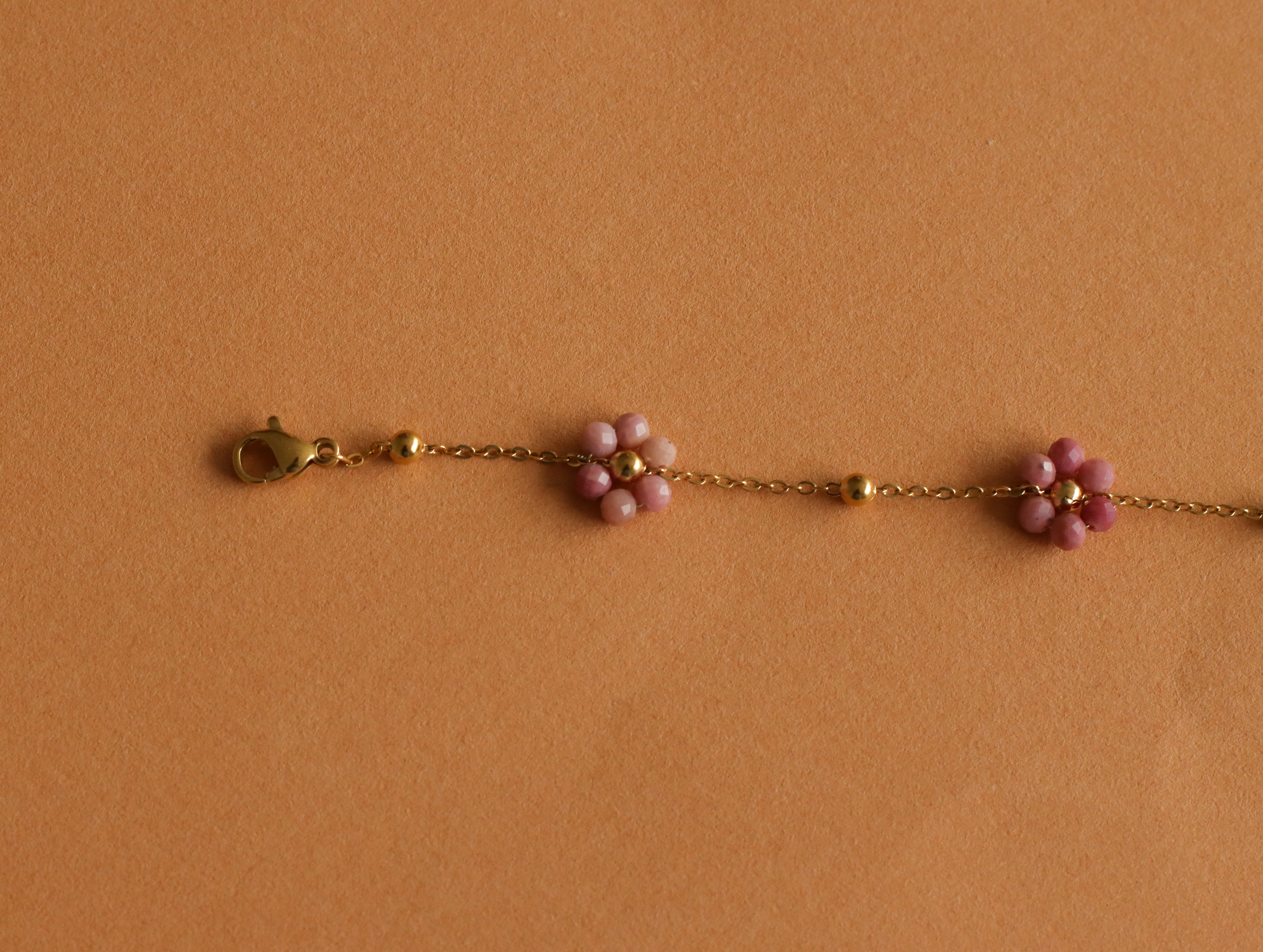 Collane con pietre naturali e charm a forma di lettera : Tappa 10