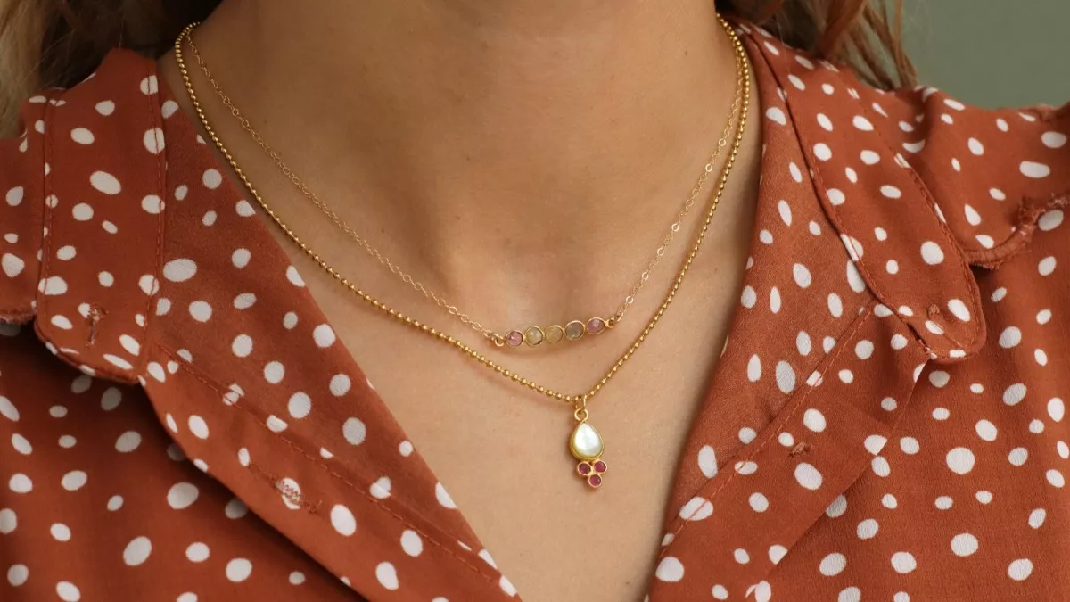 Collane di pietre naturali e madreperla