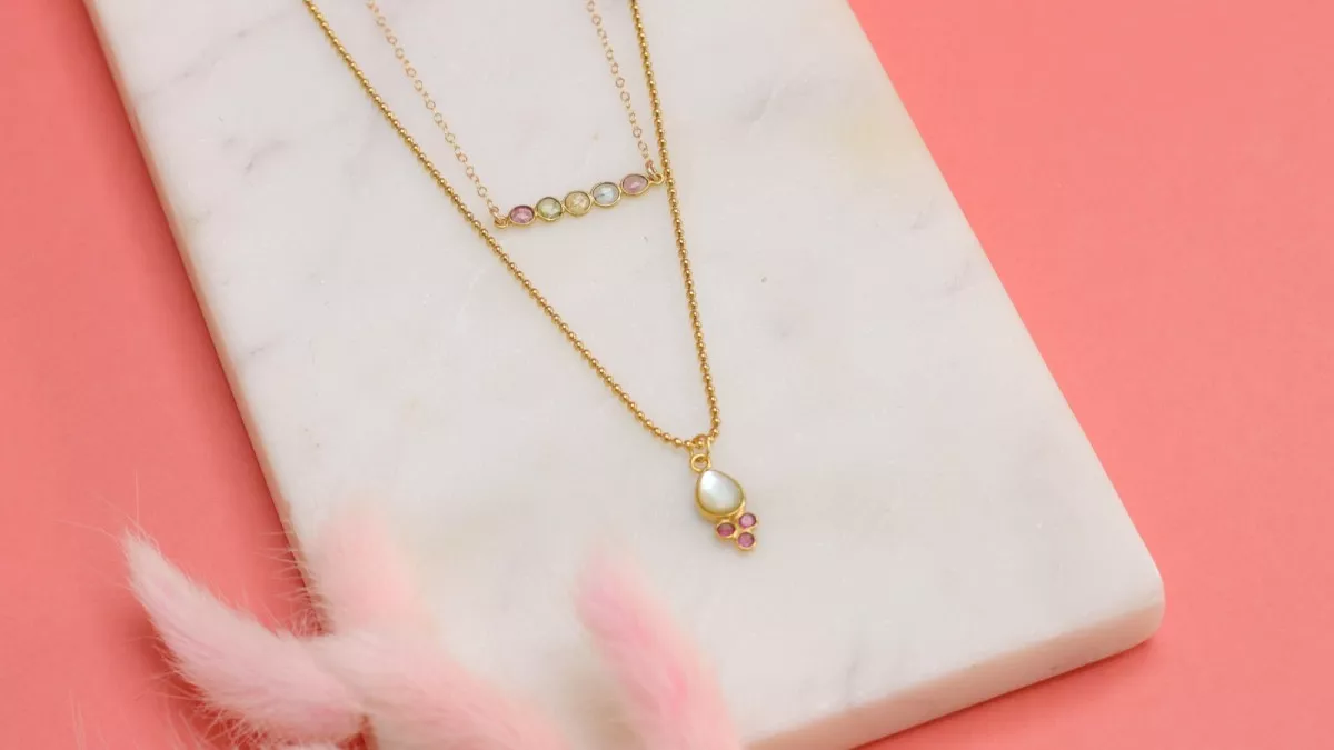 Schema Collane di pietre naturali e madreperla