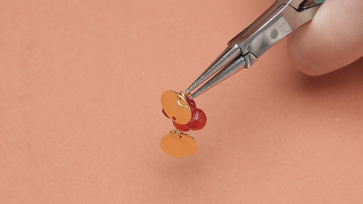 Orecchini pendenti con trifoglio in corniola : Tappa 3