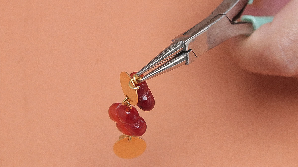 Orecchini pendenti con trifoglio in corniola : Tappa 5