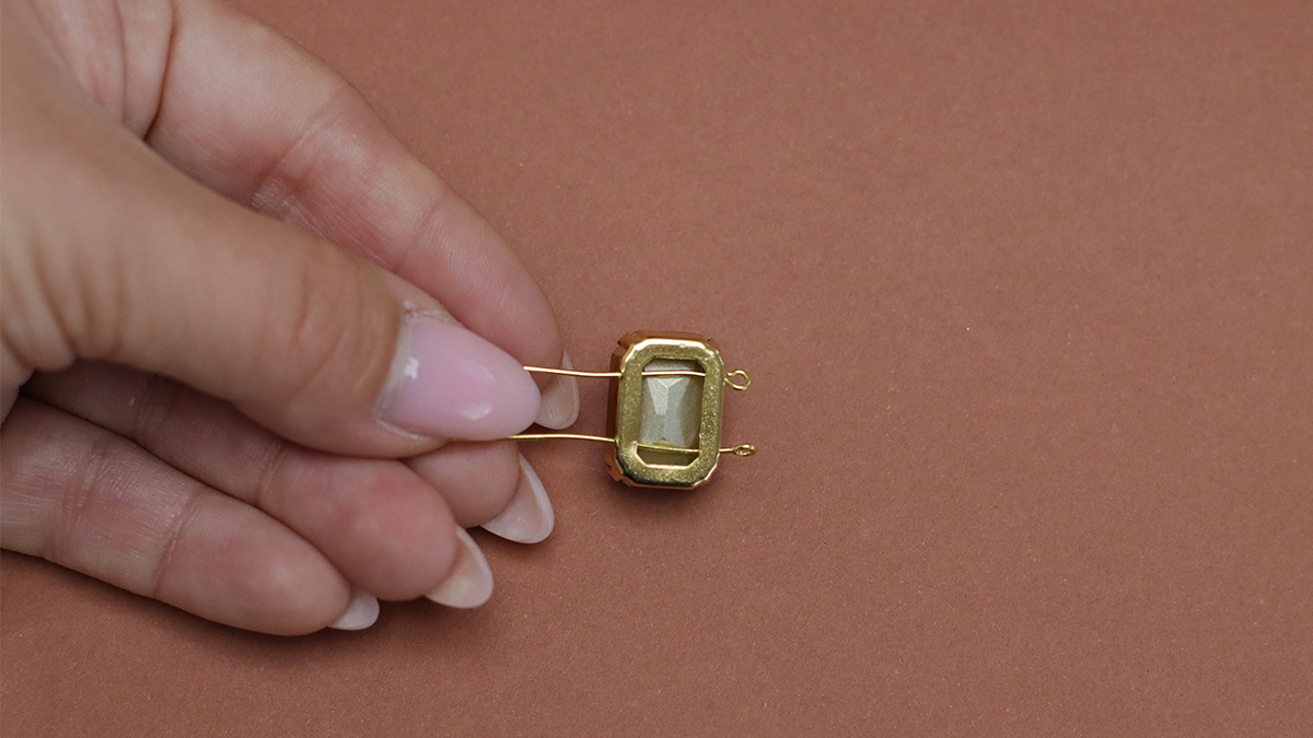 Bracciale vintage a doppia maglia con cristalli Aurora incastonati : Tappa 3 Bracciale vintage a doppia maglia con cristalli Aurora incastonati : Tappa 3