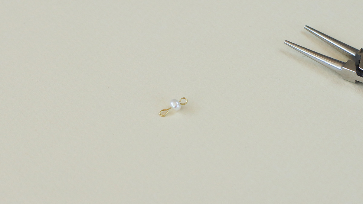 Orecchini pendenti con perle d'acqua dolce e cristallo puro : Tappa 2