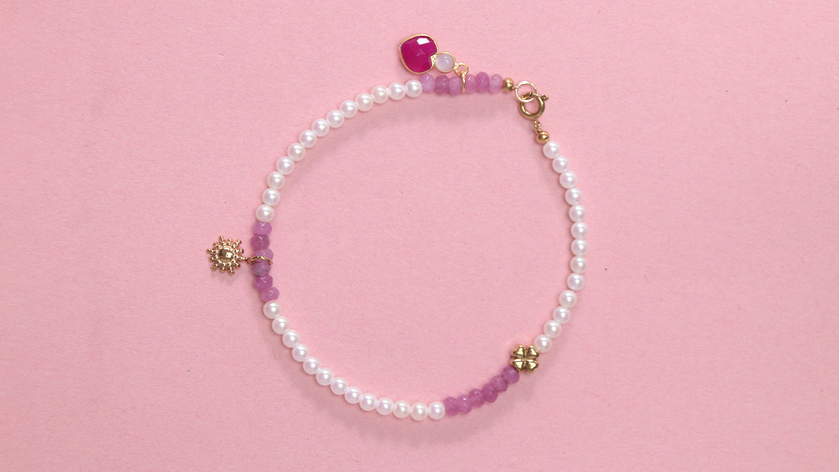 Cavigliera per le vacanze in perle perlate : Tappa 2 Cavigliera per le vacanze in perle perlate : Tappa 2