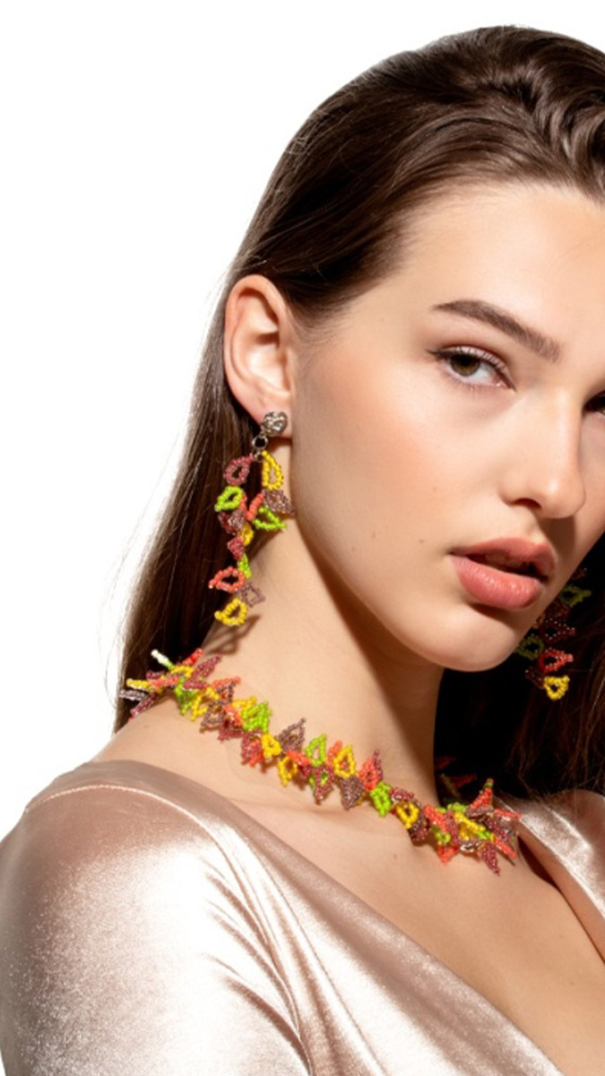 Schema Collana di foglie con perle di semi