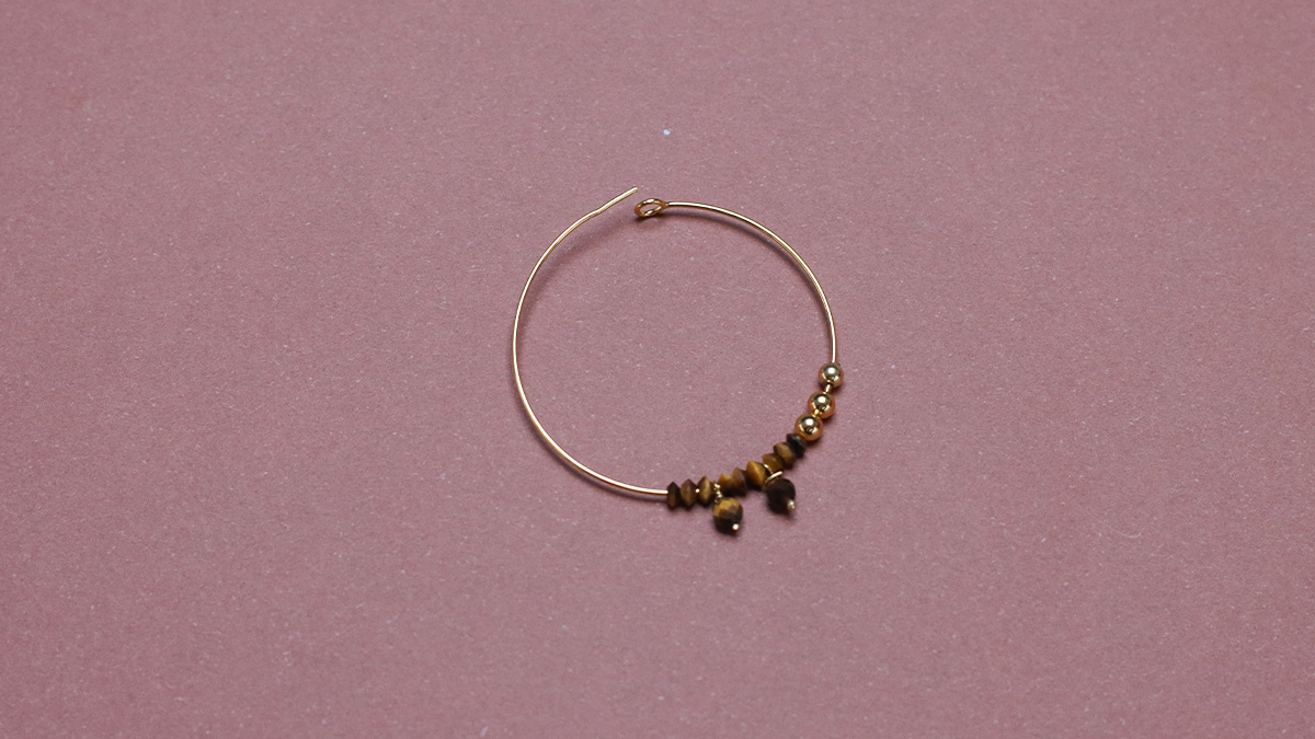 Orecchini a cerchio con pietre naturali : Tappa 3 Orecchini a cerchio con pietre naturali : Tappa 3