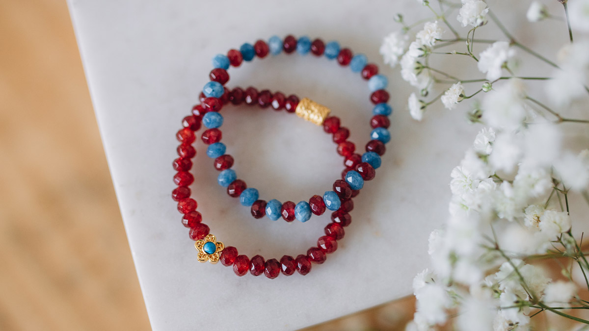 Schema Bracciali elastici di ispirazione indiana con pietre naturali