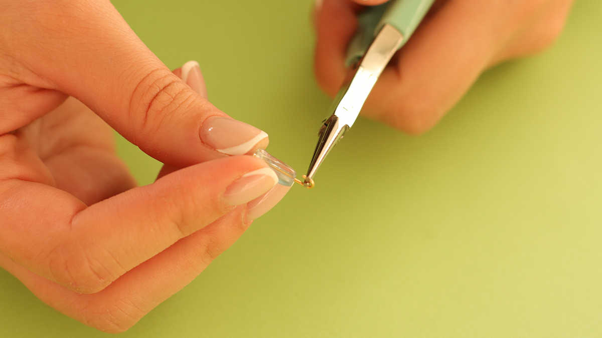 Collane rosa e verdi con pendente a forma di farfalla e perle di fiori : Tappa 9