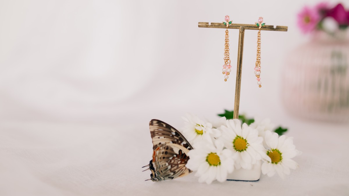 Schema Orecchini con perle e fiori pendenti