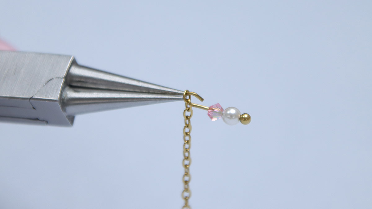 Orecchini con perle e fiori pendenti : Tappa 3