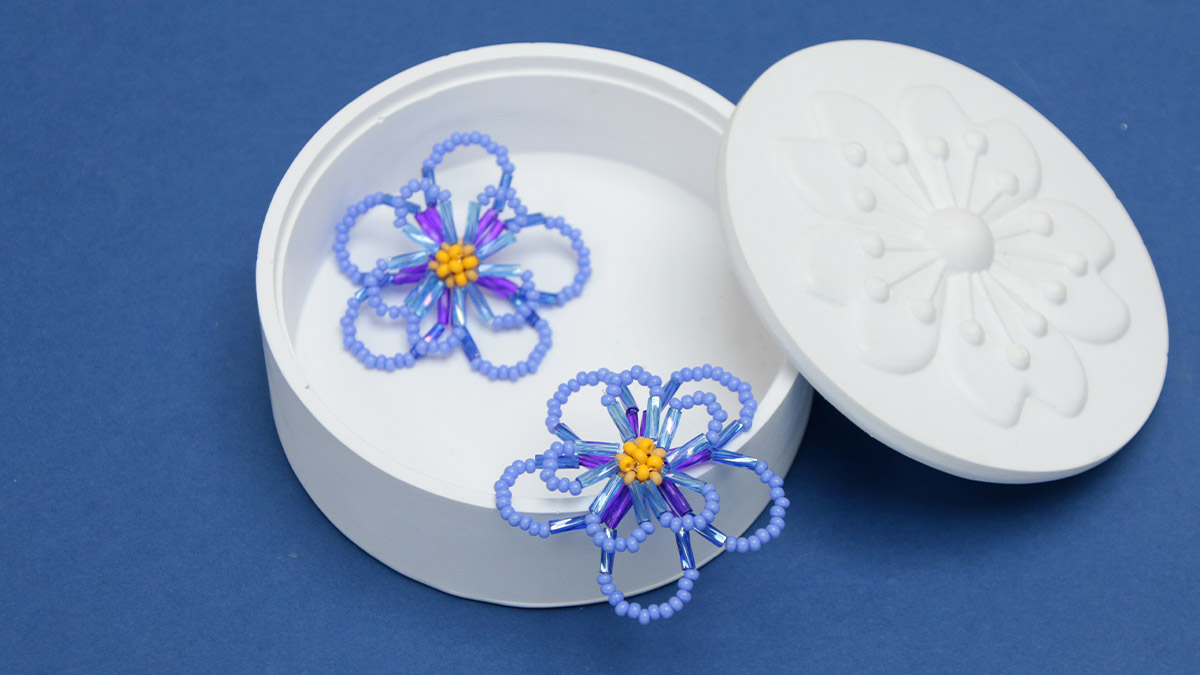 Schema Orecchini a fiore con perline e Bugles