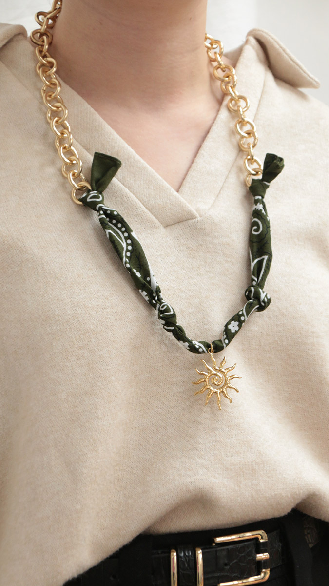 Schema Collana da donna Bandana con pendente a forma di sole