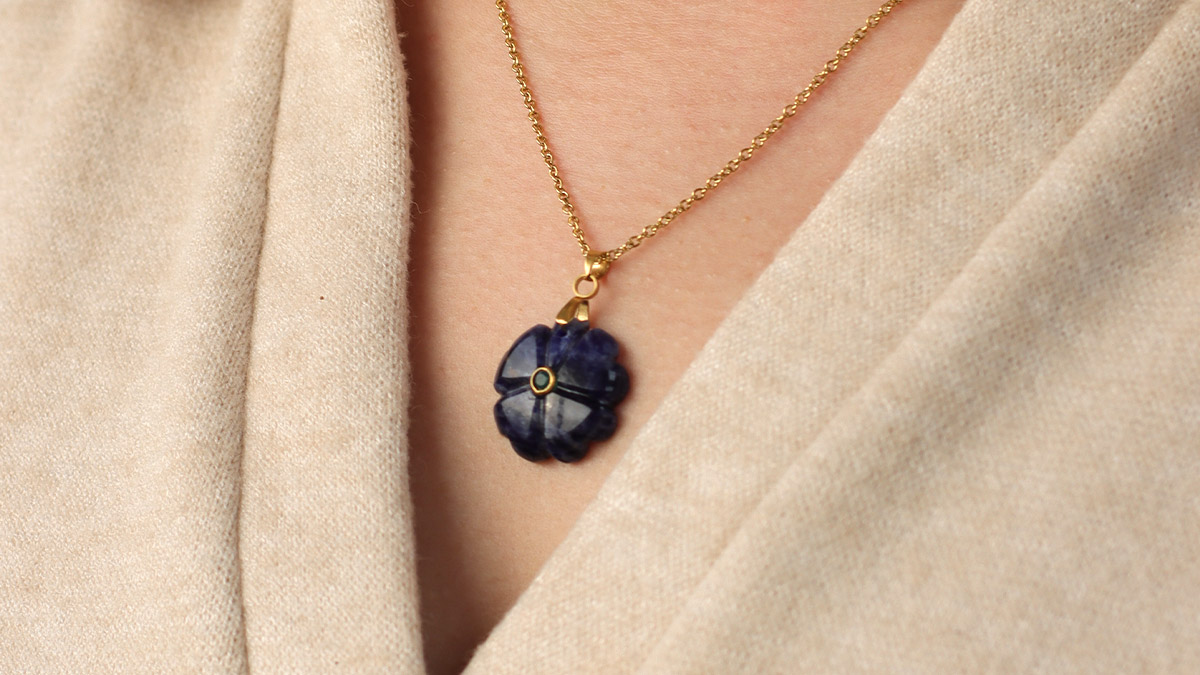 Collana con quadrifoglio in pietra : Tappa 7