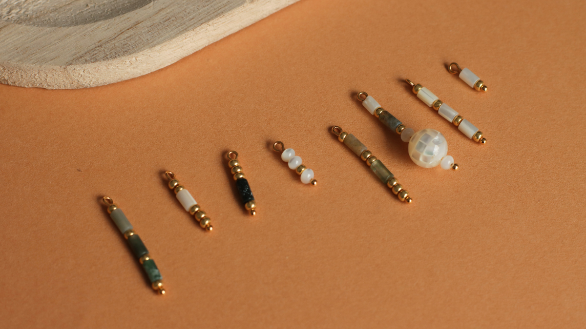 Orecchini con frange in madreperla e pietre naturali : Tappa 3