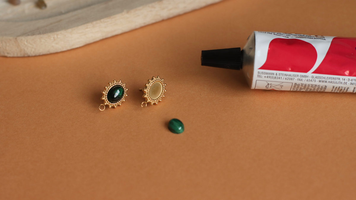 Orecchini con frange in madreperla e pietre naturali : Tappa 5