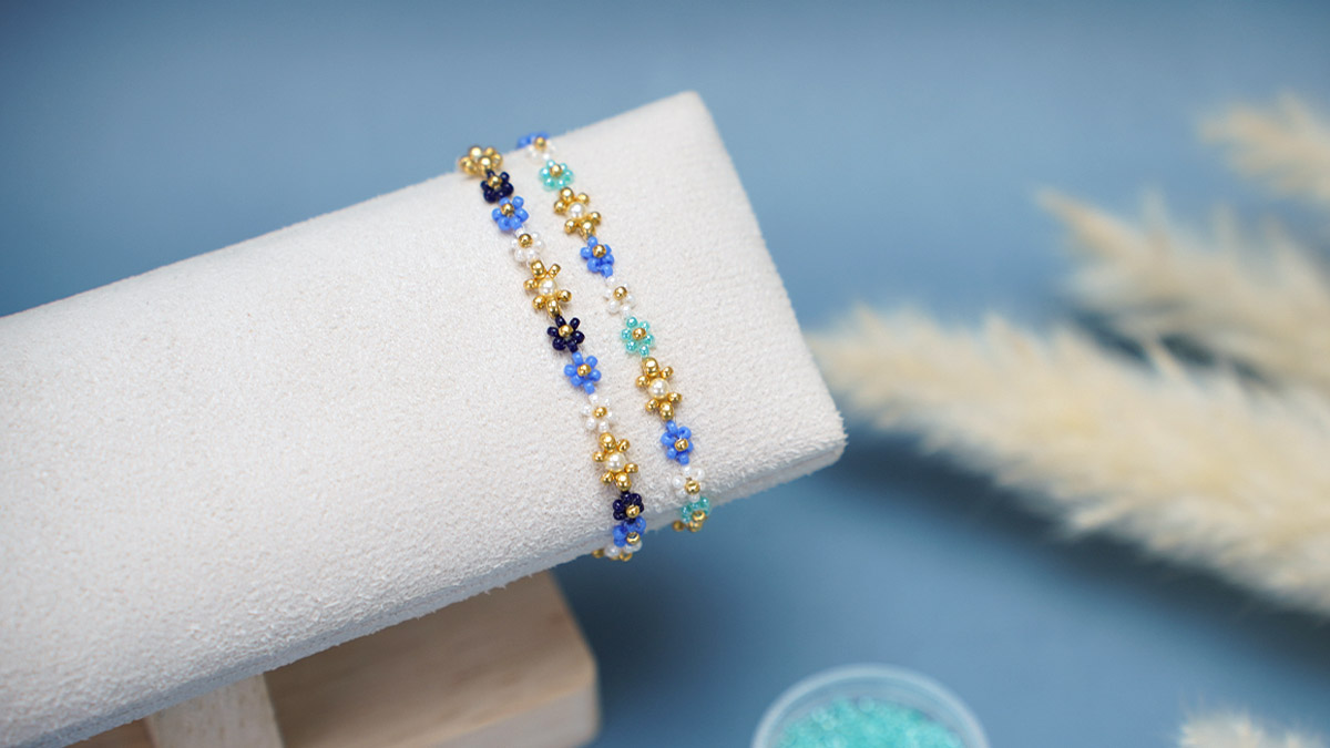 Schema Braccialetto di fiori con perle fai da te per la festa della mamma, regalo matchy matchy