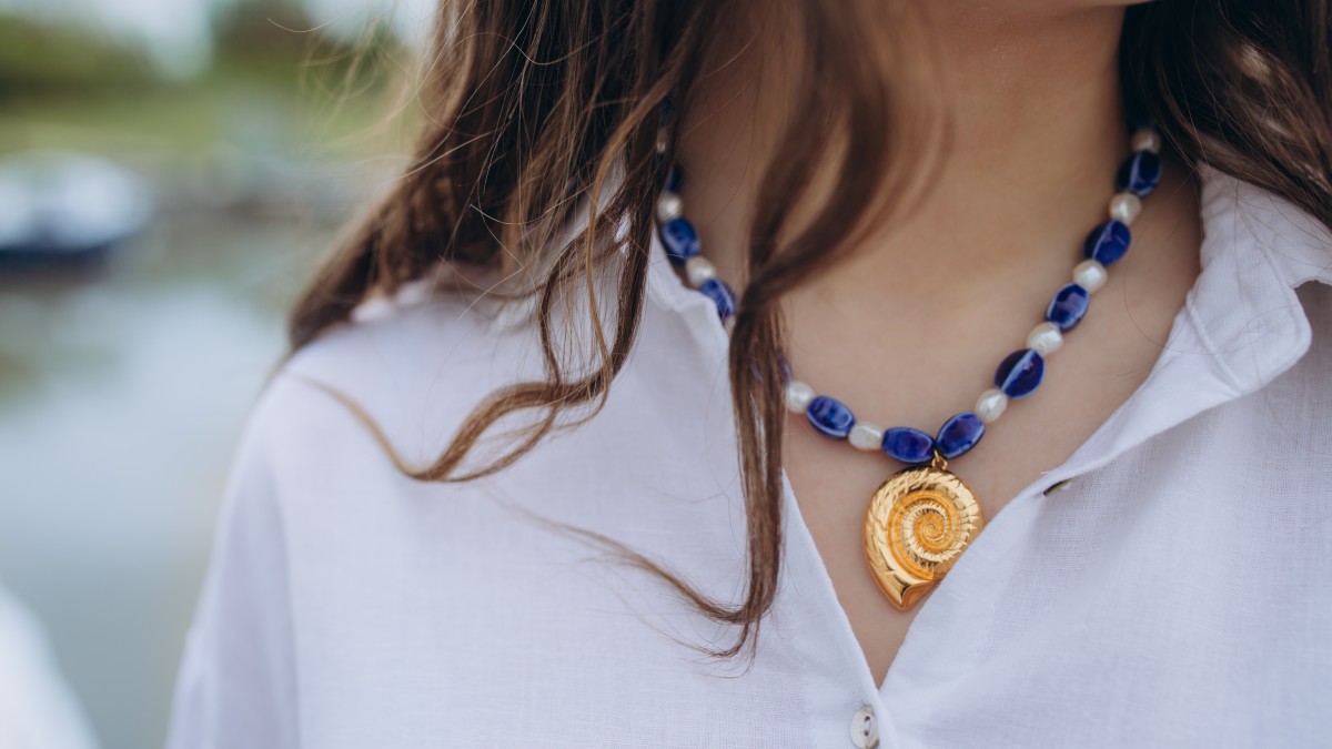 Schema Collana con perle di ceramica blu e perle d'acqua dolce