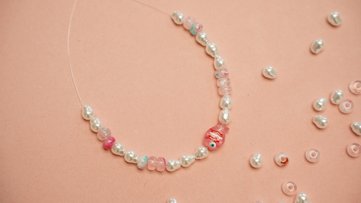 Borsa estiva fai da te grigri con conchiglie : Tappa 1