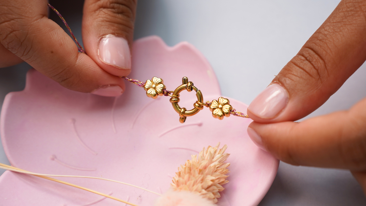 Trio di braccialetti estivi in filo di nylon : Tappa 4 Trio di braccialetti estivi in filo di nylon : Tappa 4