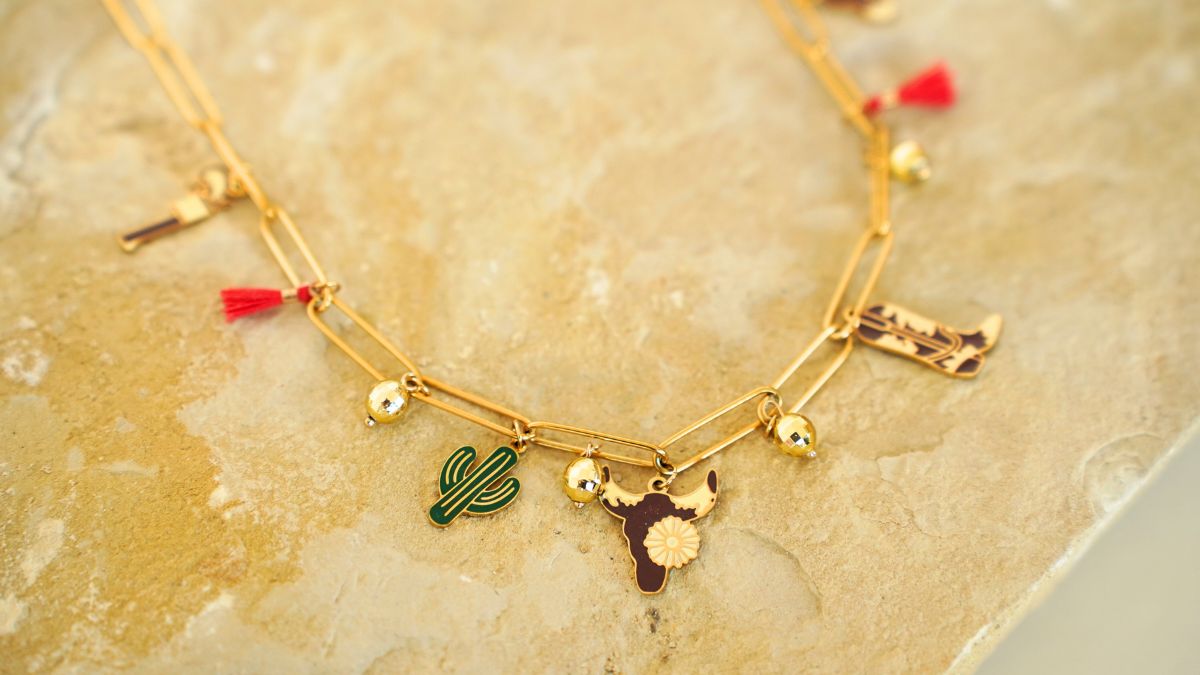 Collana di ciondoli da cowgirl