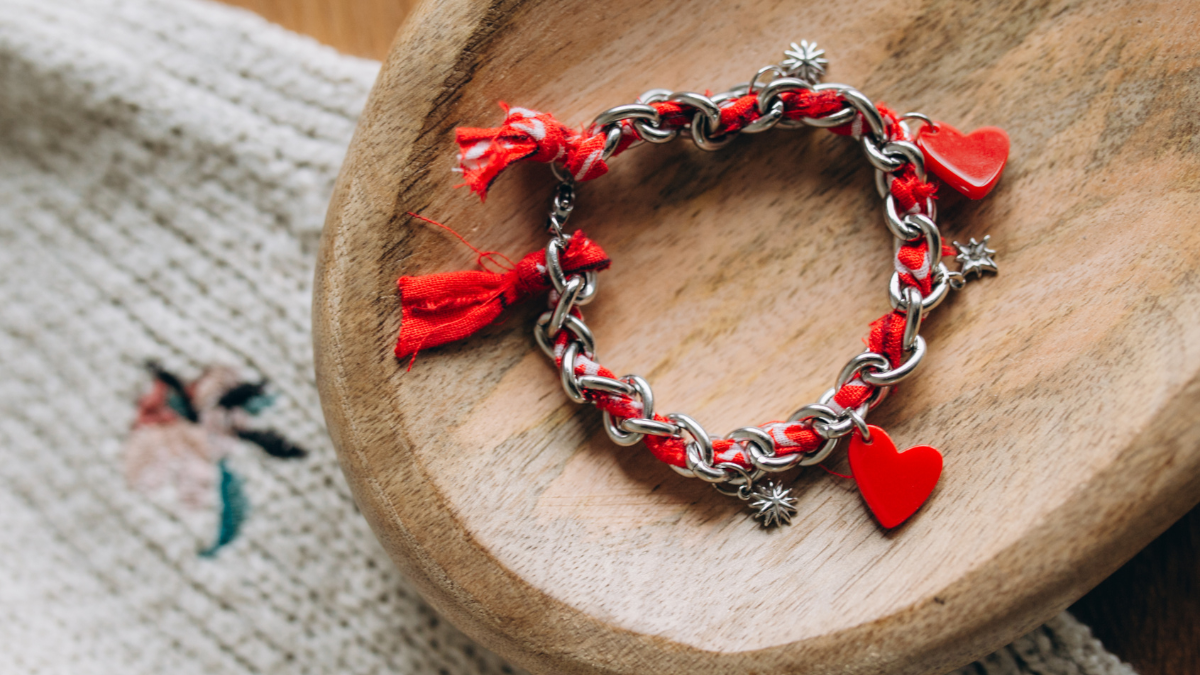 Bracciale a catena e bandana blu : Tappa 8 Bracciale a catena e bandana blu : Tappa 8