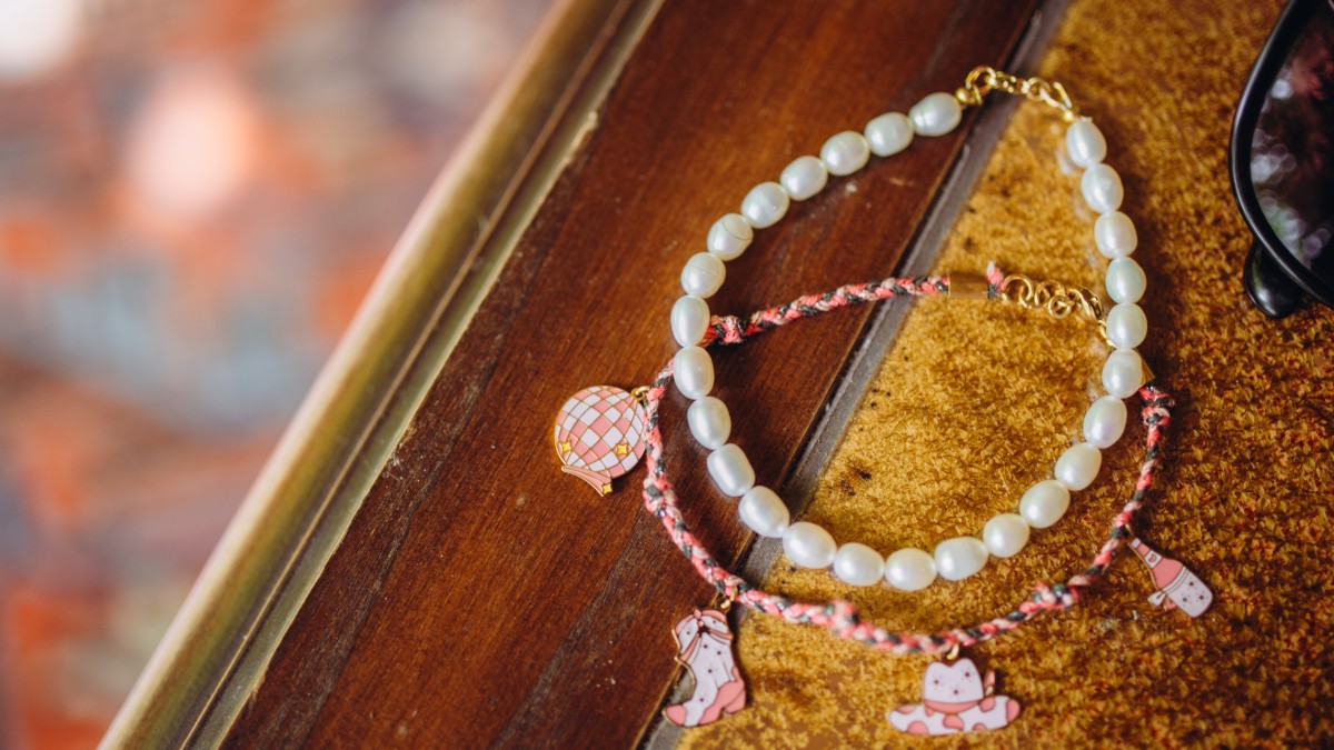 Schema Cordoncino alla caviglia con Ciondoli da cowgirl e bracciale di perle d'acqua dolce Schema Cordoncino alla caviglia con Ciondoli da cowgirl e bracciale di perle d'acqua dolce