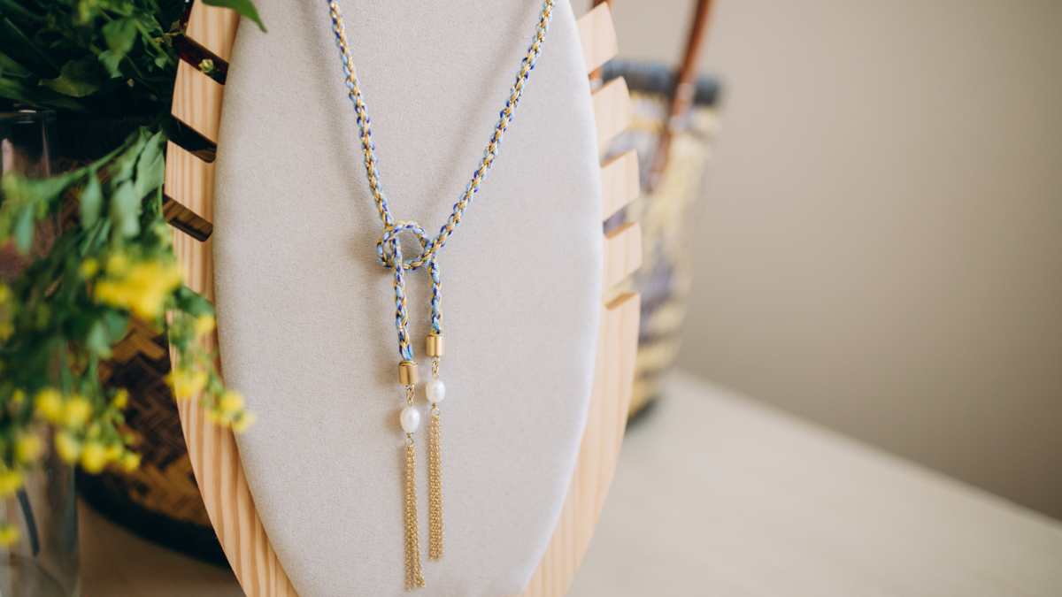 Collana a cravatta Collana a cravatta