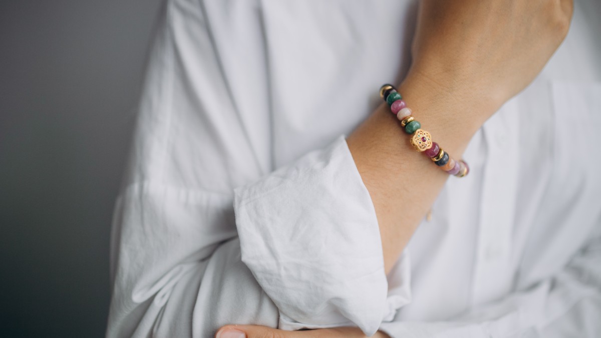 Bracciale in pietra naturale e fiore di perla