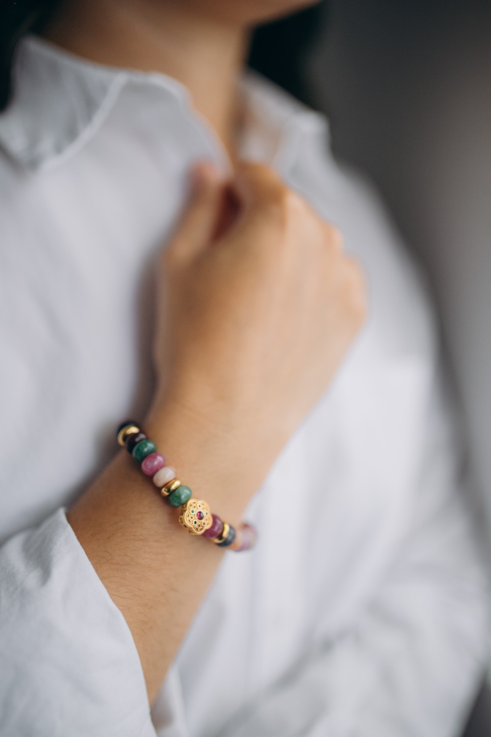 Schema Bracciale in pietra naturale e fiore di perla