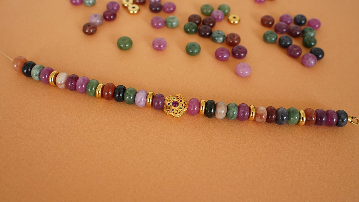 Bracciale in pietra naturale e fiore di perla : Tappa 2