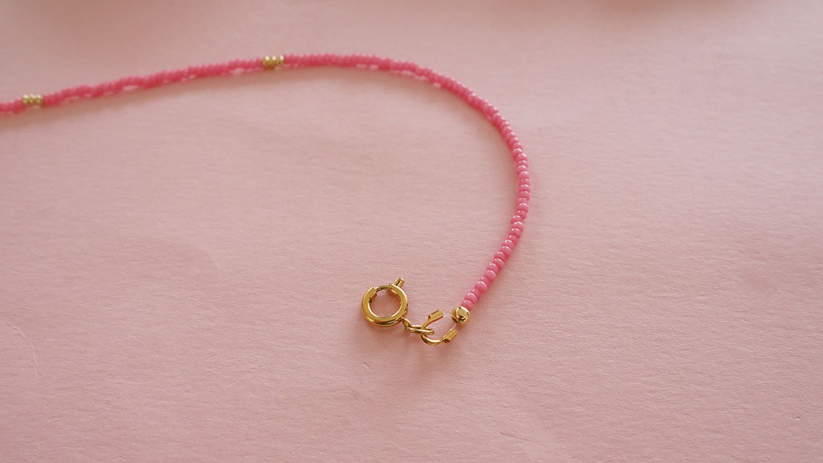 Set collana e bracciale di perle rosa Miyuki : Tappa 5 Set collana e bracciale di perle rosa Miyuki : Tappa 5