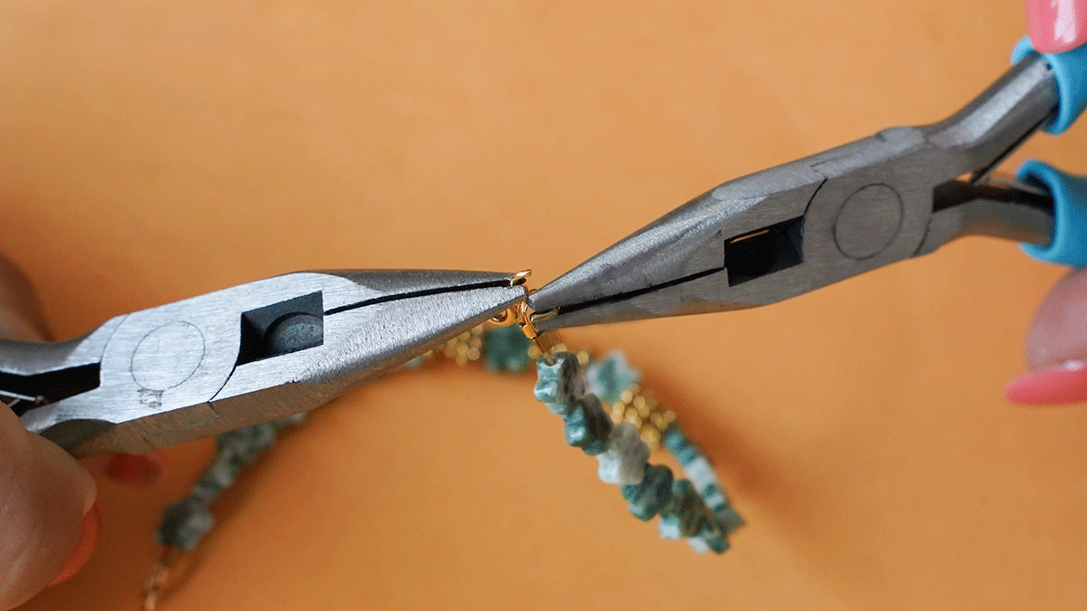 Set di bracciali verdi e dorati in pietre naturali : Tappa 4