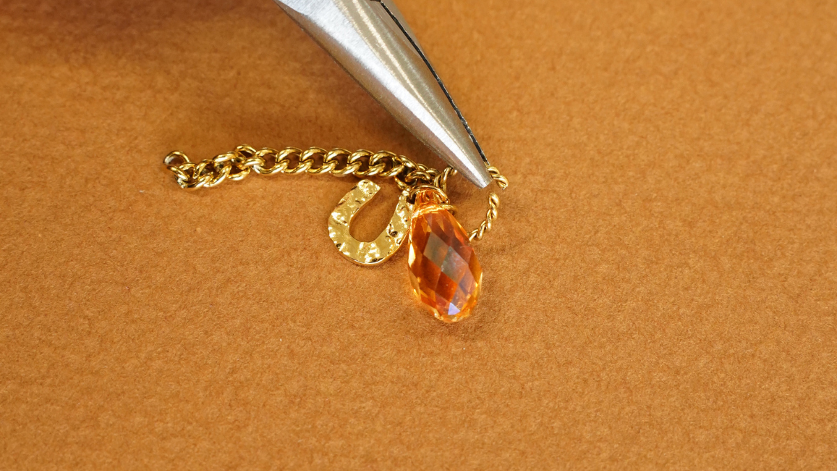 Orecchini asimmetrici di Lucky : Tappa 7