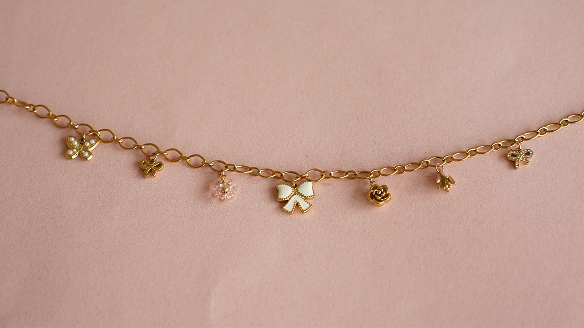 I miei gioielli fai-da-te - Kit per collana di gioielli con charms in acciaio inossidabile Girly Dorato : Tappa 3