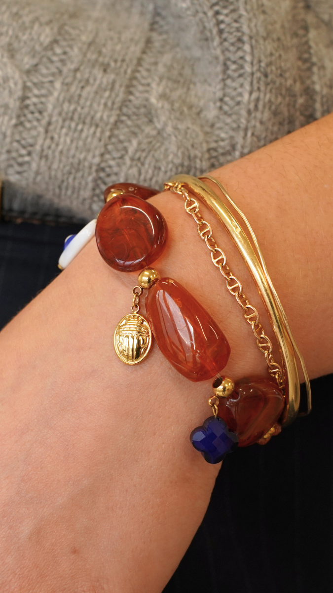 Bracciale di Perla in resina con Ciondoli in acciaio inossidabile