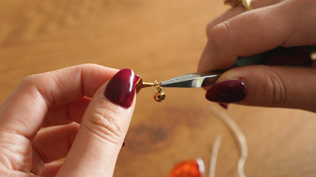 Bracciale di Perla in resina con Ciondoli in acciaio inossidabile : Tappa 1