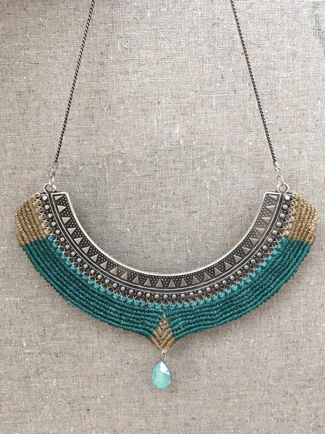 Schema Collana in micro macramè con distanziatore torque e pera cabochon PureCrystal