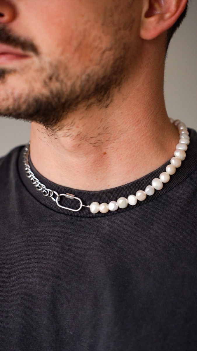 Collier de perles d'eau douce et chaîne gourmette
