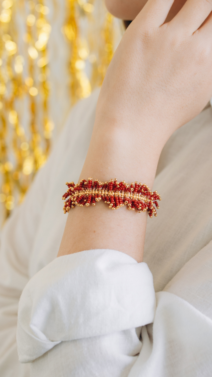 Bracciale con frange Miyuki bordeaux e Dorato