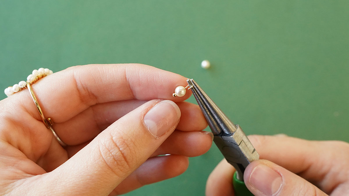 Spilla con frange in Dorato e Perla : Tappa 2