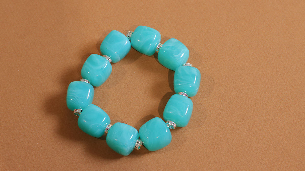 Bracciali di perle irregolari in resina a forma di cubo : Tappa 5