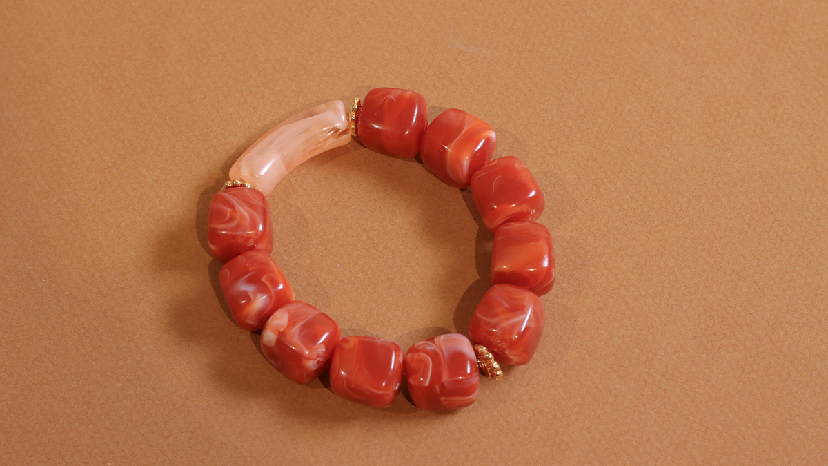 Bracciali di perle irregolari in resina a forma di cubo : Tappa 6